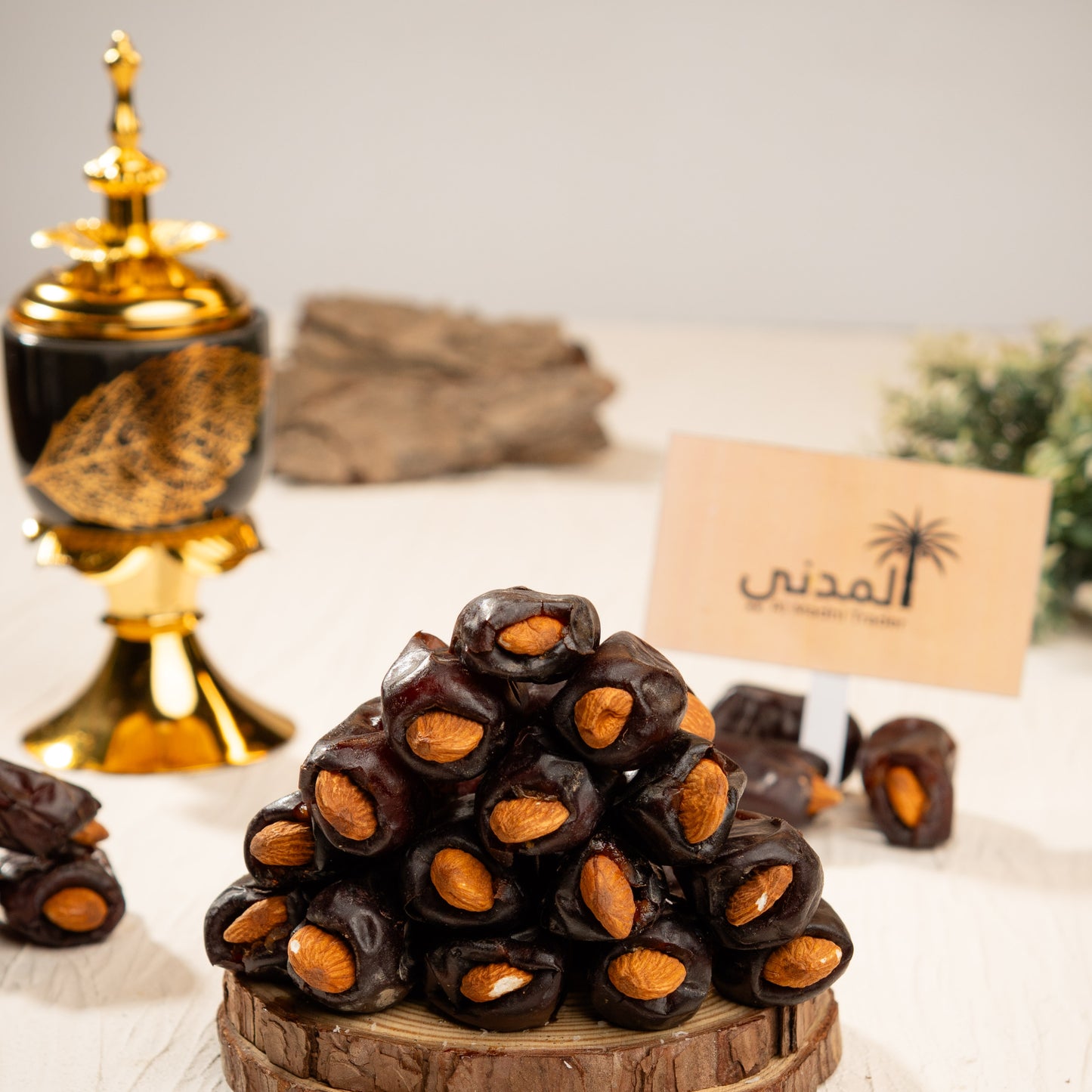 Black Assorted Dates (Almond)