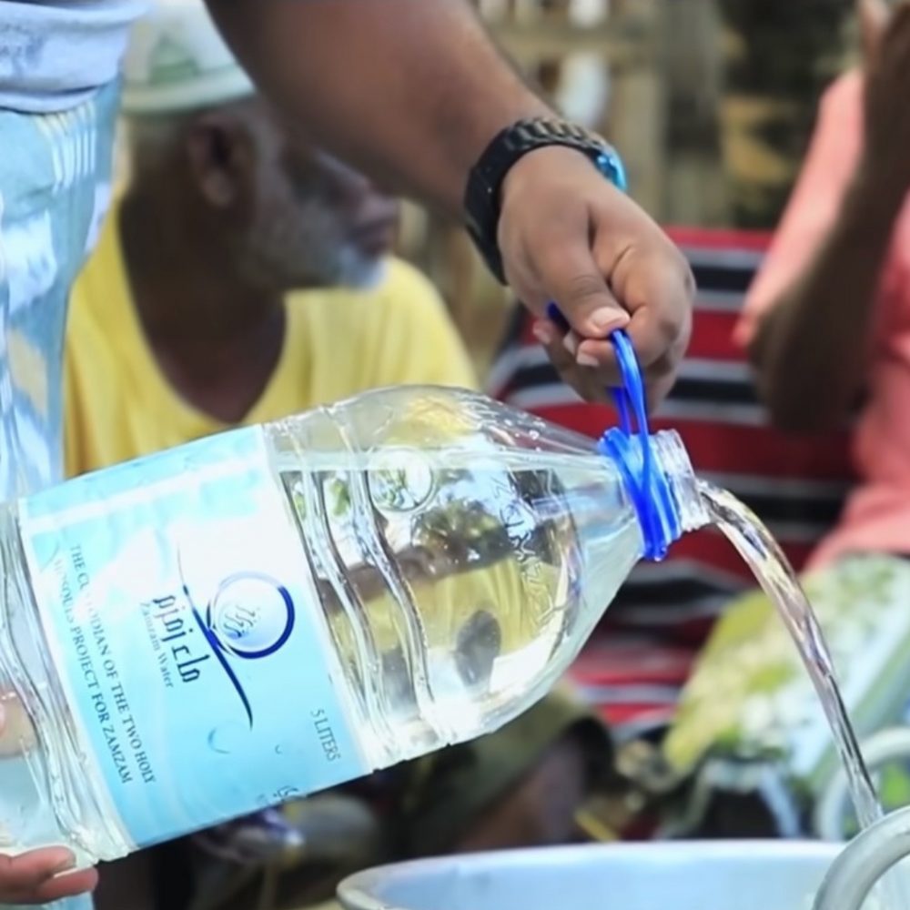 Consumption of Zamzam water for blessings