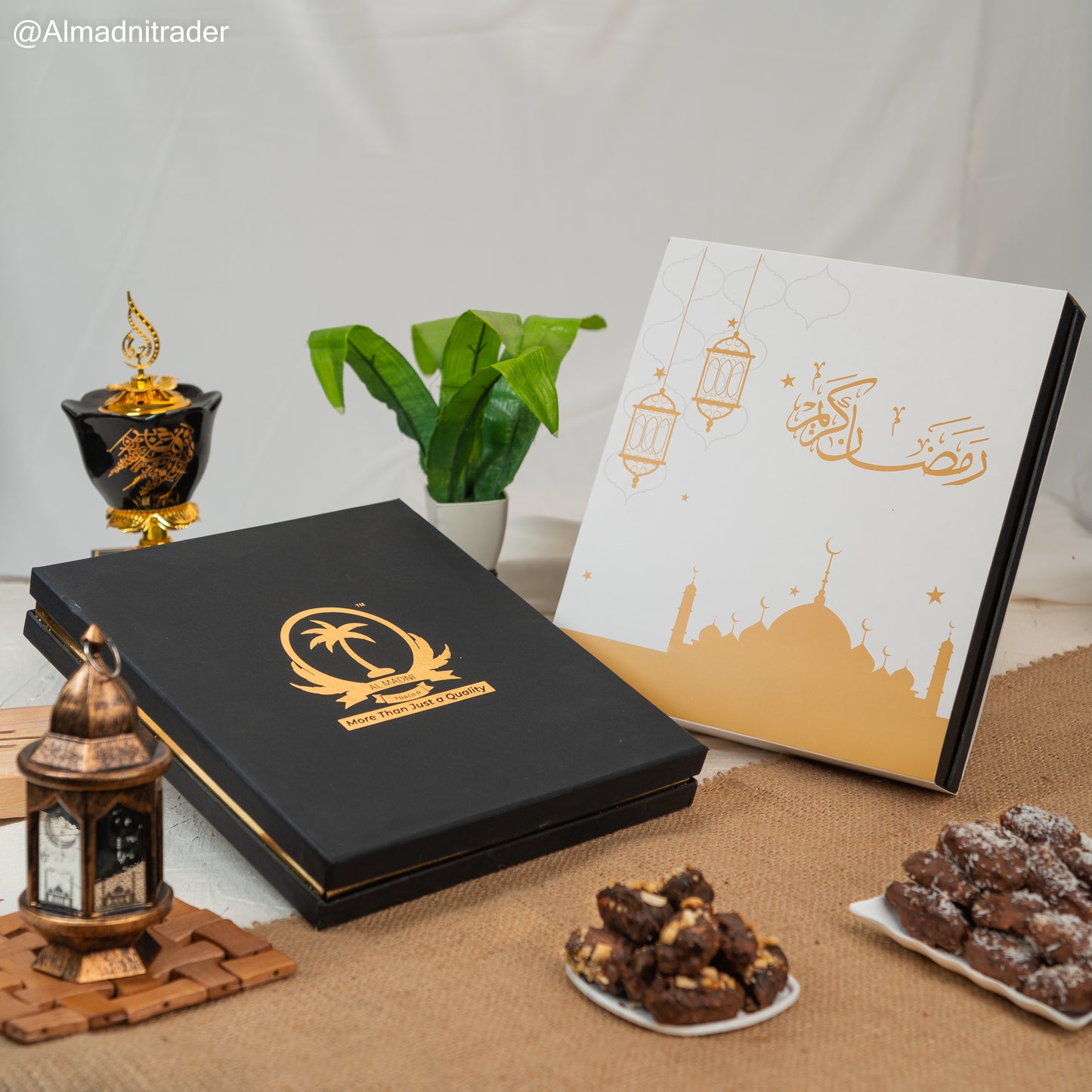 Al Tamr Gift Box